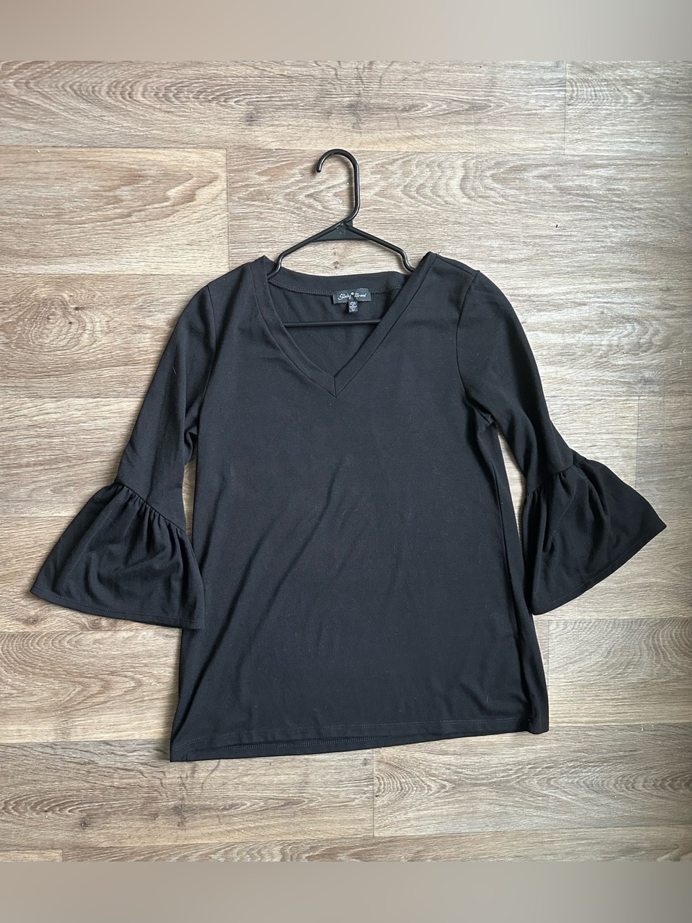 Slinky Brand Black V-Neck Bell Sleeve Tunic Top Blouse Women’s Size M
